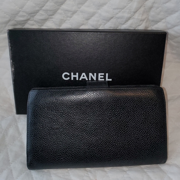 CHANEL CC Logo Black Caviar Kisslock Long Bifold Wallet - Picture 10 of 11